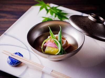 【日本料理「隨縁亭」（ホテルモントレ仙台）】ペアランチまたはディナー食事券《ワンドリンク付　オリジナルコース》【仙台市 食事券 チケット 人気 おすすめ】