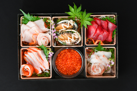 アワビ入！ 気仙沼ごちそうセット 刺身 全6品 いくら サーモン マグロ ヒラメ メカジキ [阿部長商店 宮城県 気仙沼市 20564198]