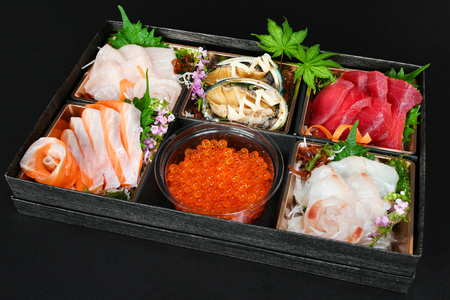 アワビ入！ 気仙沼ごちそうセット 刺身 全6品 いくら サーモン マグロ ヒラメ メカジキ [阿部長商店 宮城県 気仙沼市 20564198]