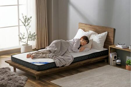 マットレス シングル 三つ折り ミニポケットコイル 厚さ11cm リバーシブル アイリスオーヤマ ポケットコイル ウレタンフォーム 快適 寝心地 新生活 軽量 通気性 PMTS11S-3S ホワイト