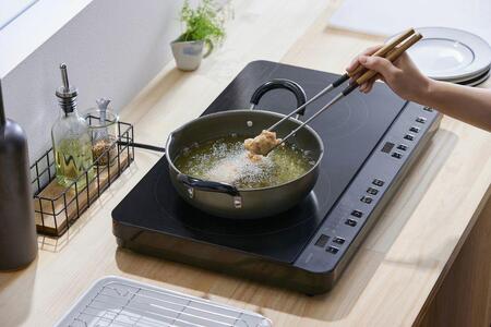 IHコンロ 2口 IH 1400W アイリスオーヤマ コンパクト設計 火力6段階 火力調節 キッチン 工事不要 すぐ使える 経済的 揚げ物モード 湯沸かしモード タイマー 安全機能 IHK-WT41-B