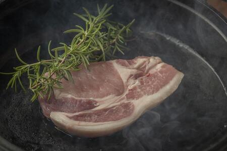 豚肉 『もちぶた』ロース ソテー・とんかつ用  750g ( 約150g × 5枚 )　豚肉