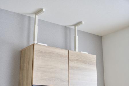 家具転倒防止耐震バーSKTTB-Sホワイト アイリスオーヤマ