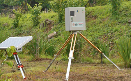 害獣撃退装置 「 逃げまるくん 」 OSK-02 太陽光パネル 害獣撃退装置 害獣対策器 動物撃退 害獣 害獣対策