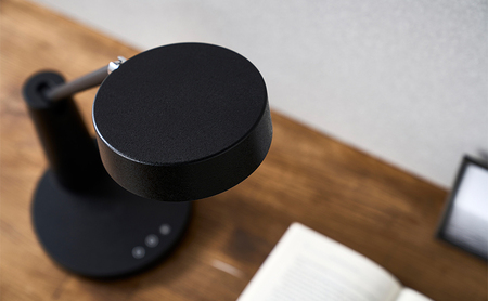 デザインデスクライト LDL-QF02DL-B ブラック デスクライト LEDデスクライト Qi充電シリーズ 平置きタイプ 調光・調色 黒 アイリスオーヤマ 昼光色 白色 電球色 