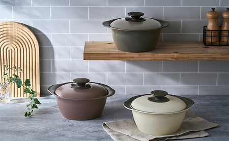 鍋 20cm 無加水鍋 MKS-20 チャコールグレー 両手鍋 ih 無水 無水調理 鍋パーティー 一人暮らし 食卓 カラフル 調理器具 料理 アイリスオーヤマ ガスコンロ オーブン対応 キッチン用品 キッチンアイテム 