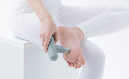 ハンディガン 軽量 MiCOLA ビューティーケアガン FRT-M01-A ブルー  アイリスオーヤマ リリースガン 小型 コンパクト ミコラ ボディケア 充電式 USB-typeC ポーチ付