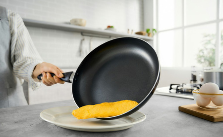 フライパン ガス火 26cm VLG-F26 軽い 軽量 ガス火対応 ブラック アイリスオーヤマ 単品 軽量フライパン 取っ手 取っ手一体 ガスコンロ 調理 料理 新生活