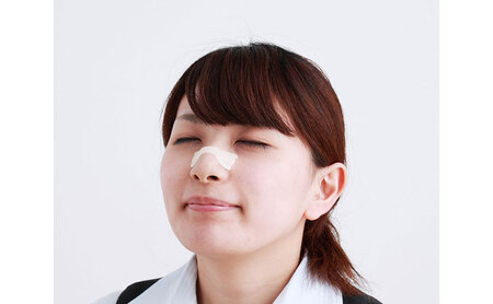 【50枚入り×4箱】鼻腔拡張テープ 肌色 50枚入 BKT-50Ｈ 肌色 アイリスオーヤマ メガネ拭き 個包装 クリーナー メガネクロス くもり止め  使い捨て メガネ 眼鏡クリーナー 曇らない スマホ タブレット