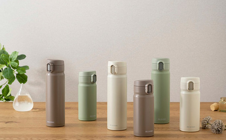 ステンレスマグボトルワンタッチ モカ SM-O500 アイリスオーヤマ 雑貨 水筒 保温 保冷 持ち運び 職場 学校 お出かけ ロック付き