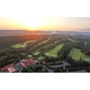 東蔵王ゴルフ倶楽部 【土日祝】ペアゴルフ利用券【1509960】