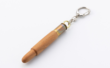 熊の牙とライフルの弾（加工） キーホルダー③