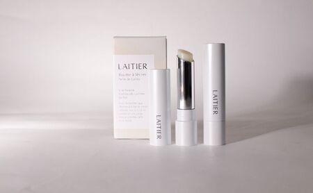 エイジングケアするリップクリーム 美容グッズ スキンケア 