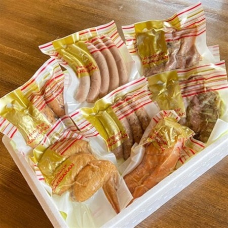 さんだかんの無添加「北のハイグレード食品」選定のチキンじゅーしぃを含む、北海道産鶏の燻製セット【配送不可地域：離島】【1319340】