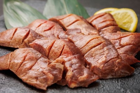 仙台名物 味の牛たん喜助 職人仕込牛たん しお味 130g (牛タン 厚切り 塩味 肉 老舗 専門店 きすけ 焼肉) [0088]