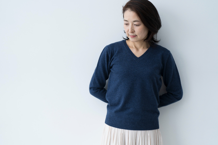 カシミヤ Vネック ニット度詰 カシミヤ カシミヤ（ブルー ）女性用サイズ:M(38)≪白田のカシミヤ≫