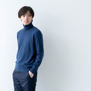 カシミヤ タートル ニット度詰 カシミヤ( ブルー)男性用サイズ:S(40)≪白田のカシミヤ≫