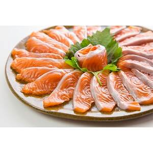 【ふるなびWEEK対象】養殖銀鮭「銀王」刺身用サク2本(半身1枚分)　約700g　FN-Limited-PR【配送不可地域：離島】【1312836】