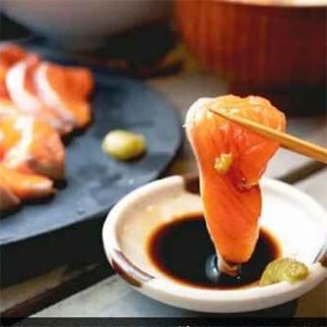 【ふるなびWEEK対象】養殖銀鮭「銀王」刺身用サク2本(半身1枚分)　約700g　FN-Limited-PR【配送不可地域：離島】【1312836】