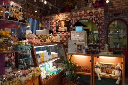 【TVで紹介！】 菓子 お山のマドレーヌ 16個入り [オーイング・K 宮城県 南三陸町 m304amh790006]