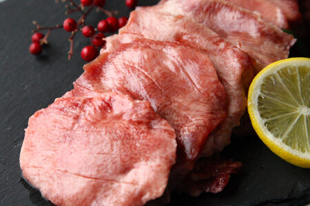 牛タン 国産 厚切り 牛たん 塩味 約200g 2p 計400g [佐利 宮城県 南三陸町 m304amh580022]