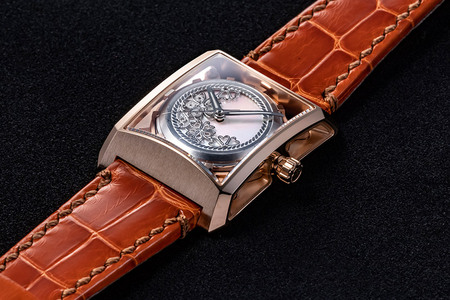 【ミナセ×JIKODO×秋田銀線細工】秋田県産高級腕時計 「サキホコル」シリーズ「桜見月(さくらみづき)」(3)ステンレス+ピンクゴールドコーティングモデル VM07-LGIS03-SD