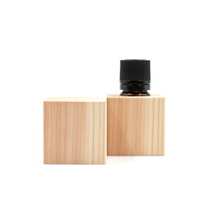 秋田杉の葉から生まれた アロマオイル sugi-no-kaori 「杉の香り」 アロマグッズ エッセンシャルオイル 精油 ディフューザー 香るアイテム  Sweet～ハッピー～