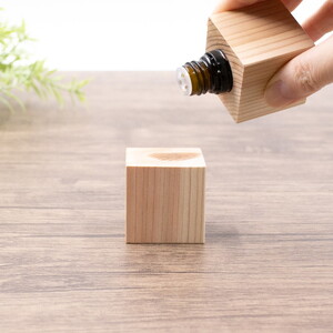 秋田杉の葉から生まれた アロマオイル sugi-no-kaori 「杉の香り」 アロマグッズ エッセンシャルオイル 精油 ディフューザー 香るアイテム  Sweet～ハッピー～