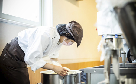 北海道 富良野市 メロン バウムクーヘン ×1 スイーツ デザート 道産 ケーキ【Haus Von Frau Kurosawa】(お菓子 スイーツ デザート お祝い おやつ 贈り物 ギフト 甘い 手作り 北海道 送料無料 道産 富良野 ふらの 人気)