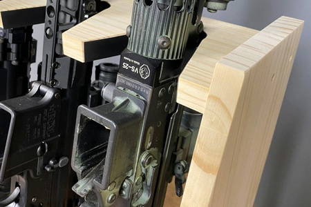 ライフルスタンド 3丁掛【本体:ブラウン】