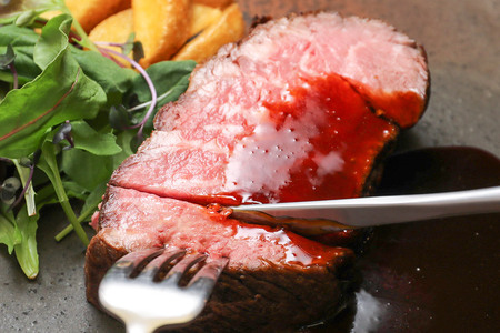 【ギフトにおすすめ】【ノンストップに掲載されました】赤身肉ローストビーフ 肉醤ソース 200g×3個 肉山秋田