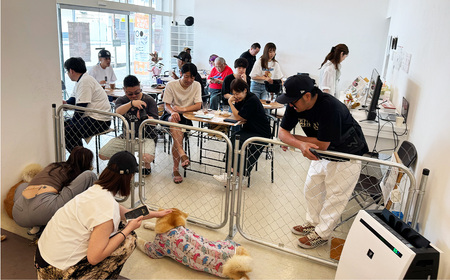 もふもふ秋田犬ふれあい体験30分 大人(中学生以上) 1名様(ふれあい10分・1ドリンク付) 【35P8401】