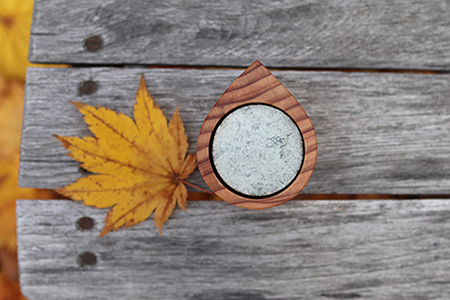 105P7301 十和田石と秋田杉のアロマディフューザー(雫型)