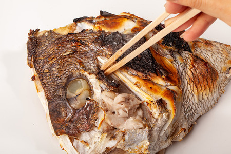 男鹿産天然真鯛のカマ、頬肉だけ使って炊いた男鹿の鯛めし 4個セット レンジで温めるだけ 惣菜 冷凍