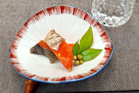 お試し 燻製 人気4種 燻製アソート（さば、鶏もも肉、紅鮭、チーズ） クロネコゆうパケットでお届け