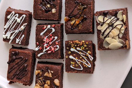 しょこらんこ20個セット［8種詰め合わせ］ブラウニー（チョコ、ホワイト、オレンジピール、ピスタチオ、アーモンド、イチゴ、フルーツミックス、クルミ）スイーツ お菓子