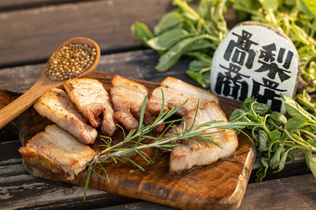 ポークチョリソー×10本&ベーコン400g&高梨商店のチキンカレー×2&ハーブソルト50gの大満足セット