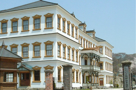 小坂鉱山事務所・モダン衣装室（衣装レンタル／入館料込）1名様分 【レターパックプラス】