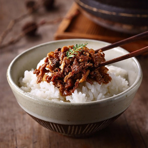 みやさかやの佃煮　3種詰め合わせセット　瓶詰 惣菜 みやさかや 黒毛和牛 牛肉 しぐれ煮 すき焼き風 米澤豚 豚肉 そぼろ 佃煮 ご飯のお供 簡単 時短 便利 ご当地 グルメ 備蓄 非常食 ギフト 贈答 送料無料 山形県 米沢市