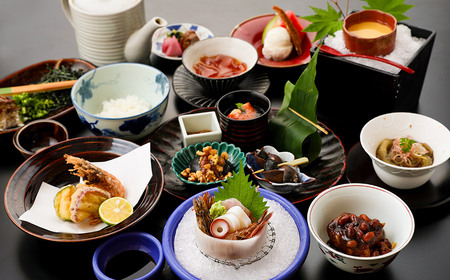 【令和7年産 コシヒカリ (精米)10㎏×珠玉や】旬の特産品と宿泊利用券セット