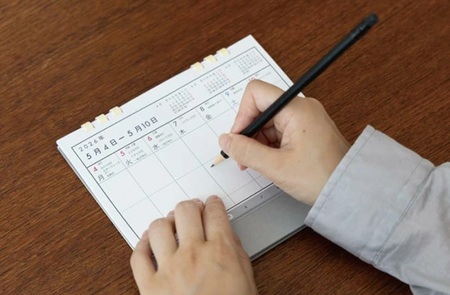 SZ0298　週めくり卓上カレンダー　シューレンダー　1冊