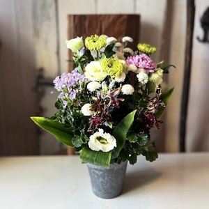 SL0272　季節を感じるフラワーアレンジ 「SAKATA すげの」