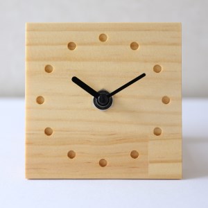 SC0231　アロマ香る 木製の置時計