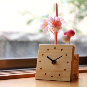 SC0231　アロマ香る 木製の置時計