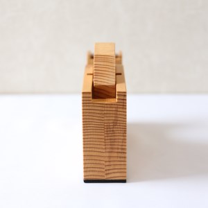 SD0039　《6種の木材から選べる》木製テープカッター （杉）