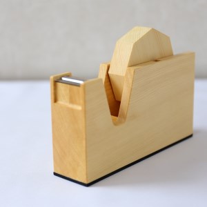SD0041　《6種の木材から選べる》木製テープカッター （ベイヒバ）