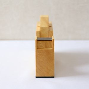 SD0041　《6種の木材から選べる》木製テープカッター （ベイヒバ）