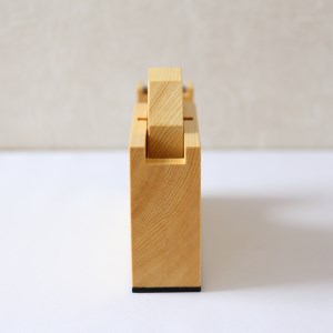 SD0041　《6種の木材から選べる》木製テープカッター （ベイヒバ）