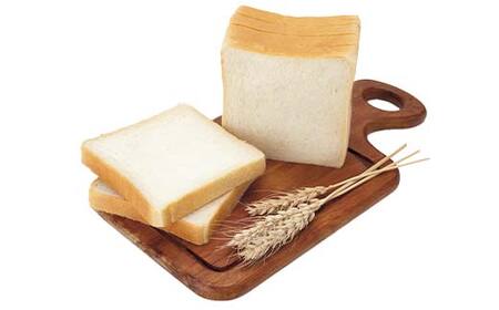 ふわもちの幸せ食感 マルシャン北欧 『豊食パン』（ユタカショクパン）1本と『和みロール』1本セット パン 食パン 菓子パン 朝食 手土産 山形県 新庄市  F3S-2453