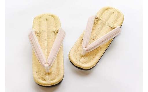 【Lサイズ】山形伝統 手編み 豊国草履（女性用・室外用）「豊国-TOYOKUNI-紅梅・白（うすこうばい・しろ）」（シルク100％米沢織り鼻緒）　036-H-KZ019-薄紅梅・白-L